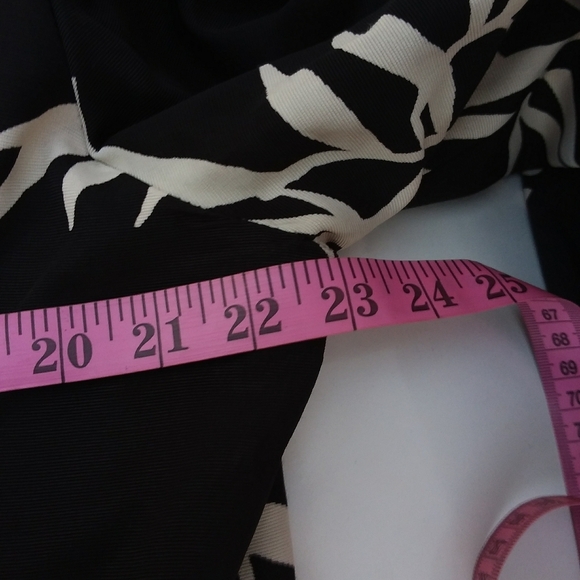 Black and White Women's open front blazer 20 - Picture 5 of 8